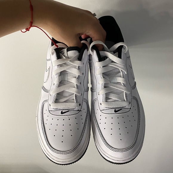 Nike Air Force 1 “black and white contrast stitch” - Picture 3 of 6